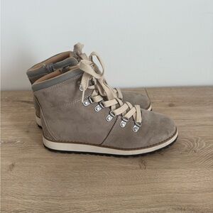 Universal Thread Lace Up Boot
